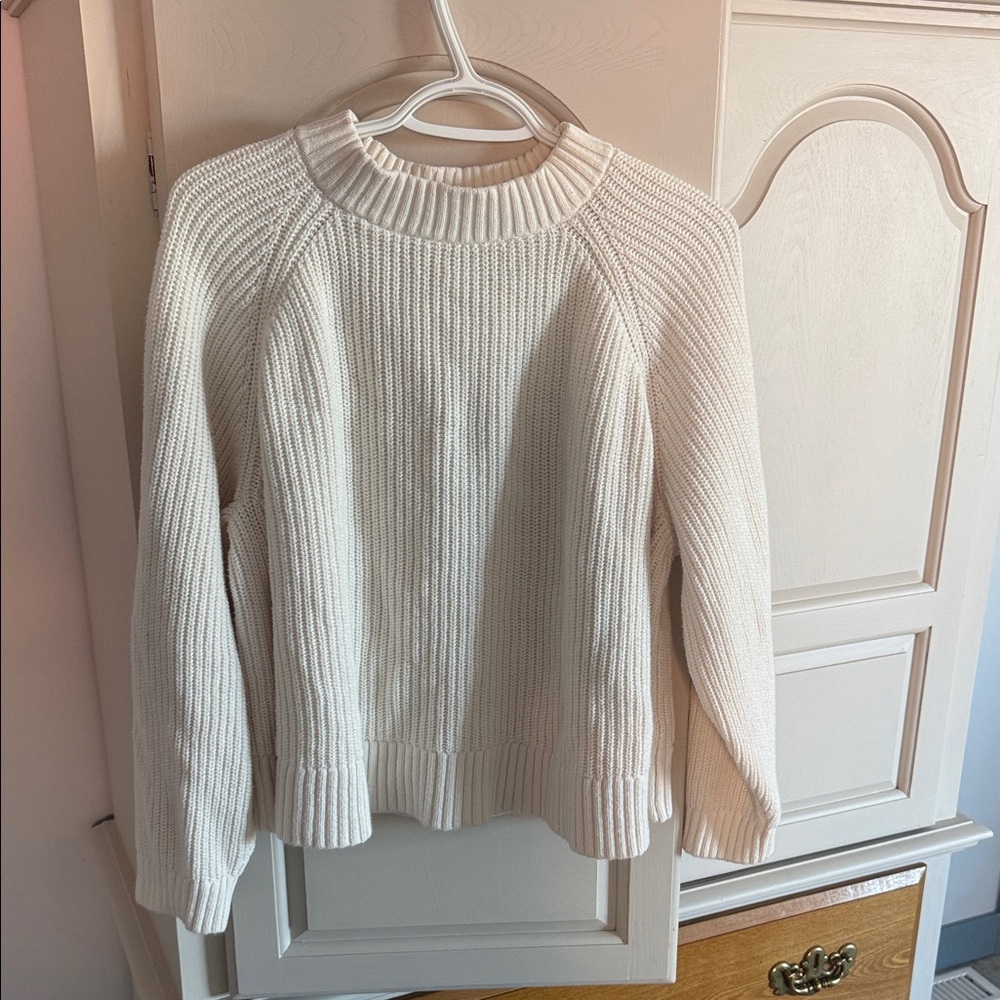 Old Navy Women's Cream Crew Neck Sweater